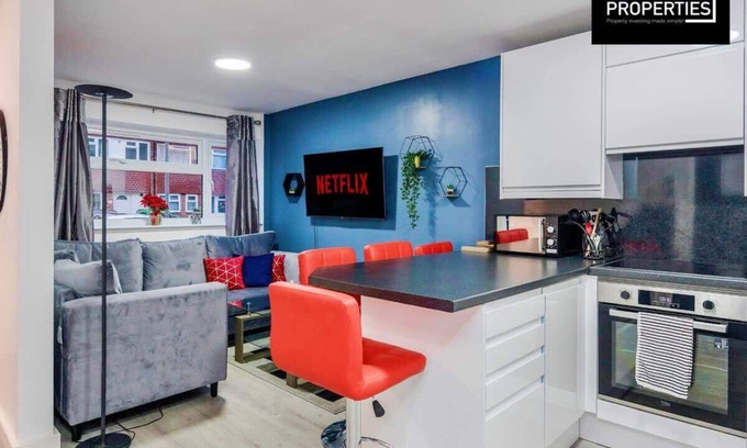 Luton House | Contractor Friendly | Long Stays | WiFi & Parking