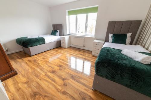 Luton Apartment | Contractor-Ready House - Bright, Spacious, and Free WiFi Included!