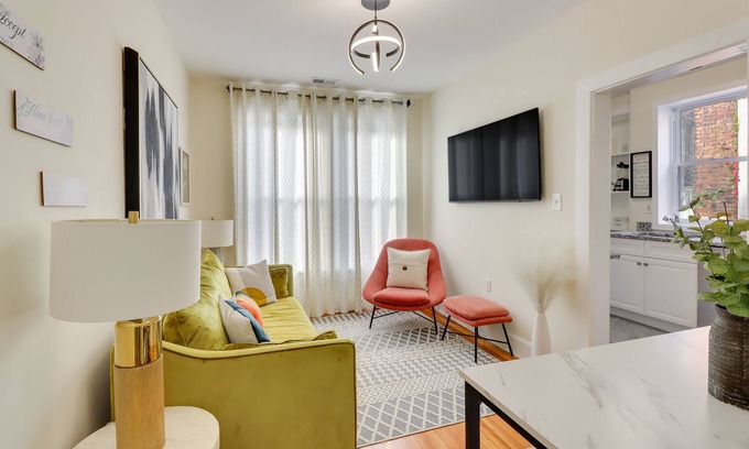 Eckington House | Convenient DC Townhome - 2 Mi to National Mall!