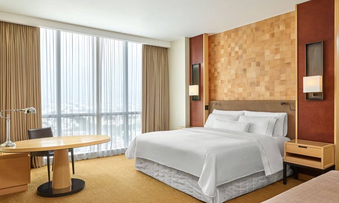 San Isidro Centro Financiero Hotel | Convenient Stay! Indoor Pool, Close to Pedro de Osma Museum!