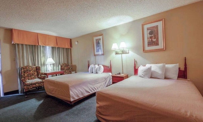 Allison Hotel | Convenient Stay w/Satellite TV & Restaurants Nearby Along Historic Highway 66