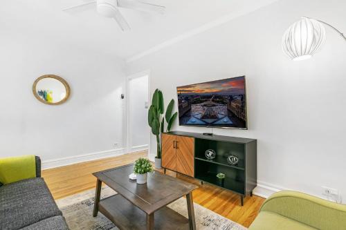Lakeview Apartment | Conveniently Located 1BR Apartment - Marshfield E2