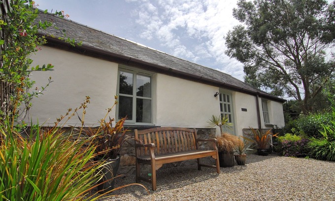 Saint Erth Praze House | Converted Barn, Rural Location, Near Coast, Parking & Dog Friendly