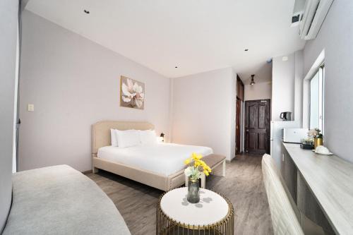 Phuong 6 Hotel | Convinia - Free Pick Up
