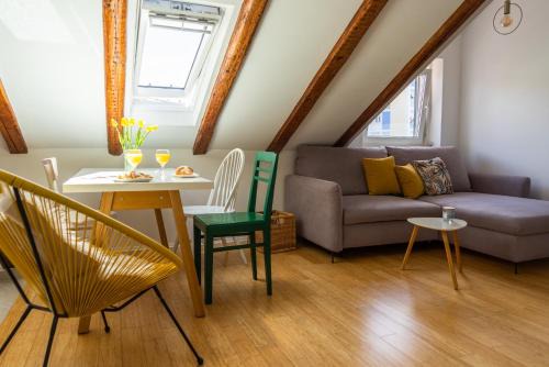 Split Apartment | Cool attic apartment Marina