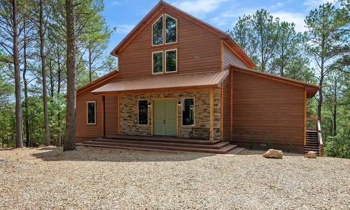 Broken Bow Cabin | Copper Top Ridge- 3 Bed with Hot Tub & Fire Pit