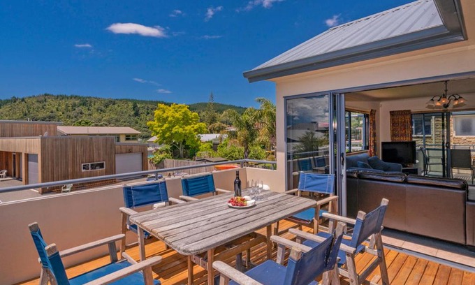 Whangamata House | Coral Castle - Whangamata Holiday Home
