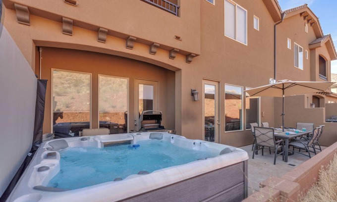 Washington House | Coral Ridge Resort 2081 | Private Hot Tub, Resort Pool and Golf Views