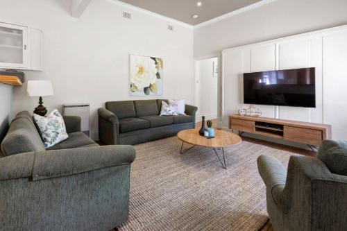 Capel Sound House | Coral Rose Cottage