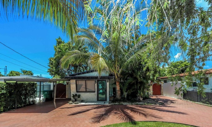 Coral Terrace House | Coral Villa Pool House