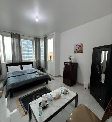 Abu Dhabi City Center Hostel | Corniche Street - Extremely Unique Room