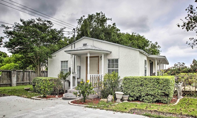 South Side Cottage | Corpus Christi Cottage w/ Patio - 5 Mi From Beach!