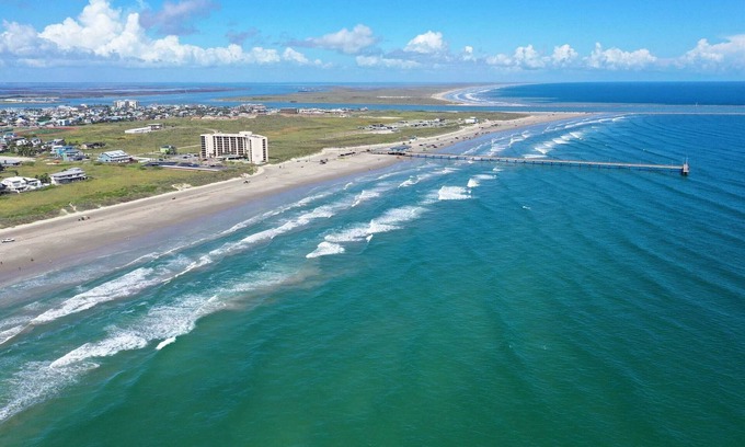 Port Aransas Cottage | Costa Bahia Condos Sleeps 26, Pool, Short Beach Stroll