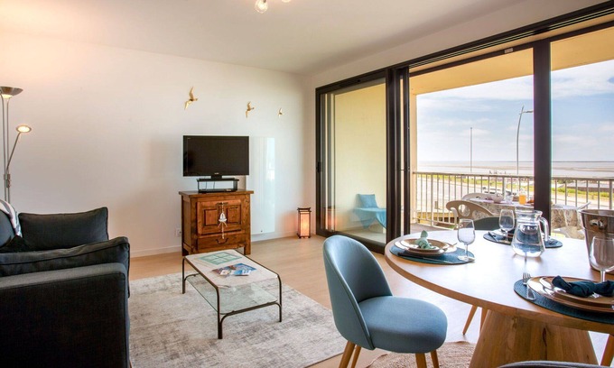 Saint-Brevin-l'Ocean Apartment | Cosy apartment for 3 people with WIFI, TV, balcony and pets allowed