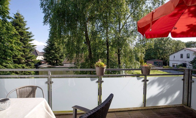 Warwerort Apartment | Cosy apartment for 3 people with WIFI, TV, balcony and pets allowed