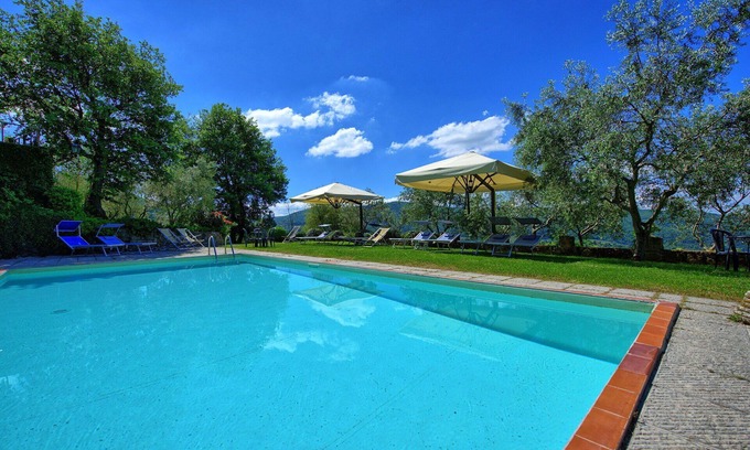 Greve in Chianti Apartment | Cosy apartment with WIFI, pool, TV, patio, pets allowed, panoramic view, close to Greve In Chianti