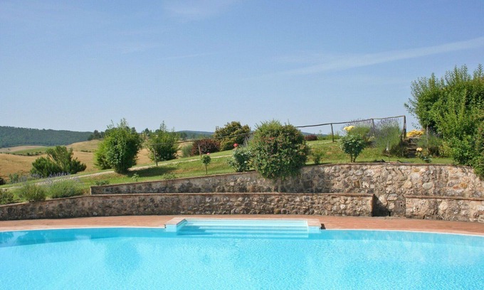 Monteroni d'Arbia Apartment | Cosy apartment for 5 guests with WIFI, pool and panoramic view, close to Siena