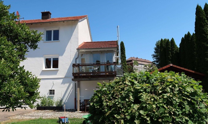 Nentershausen Apartment | Cosy apartment for 6 guests with WIFI, TV, terrace and pets allowed