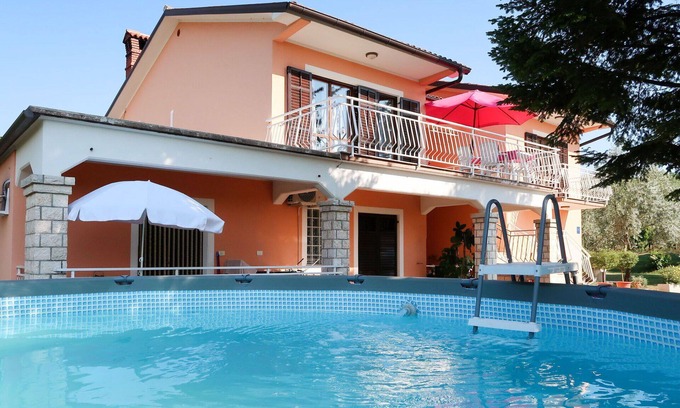 Sveta Nedelja Apartment | Cosy apartment for 3 guests with A/C, pool, WIFI, TV and patio