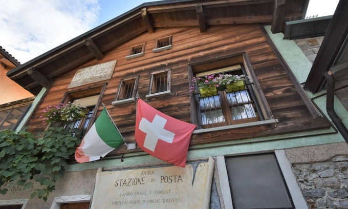 Prata Camportaccio Apartment | Cosy apartment for 3 people with A/C, WIFI, TV, patio and pets allowed