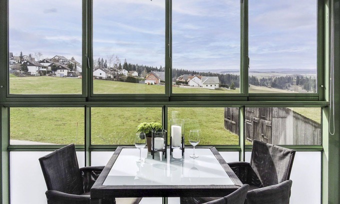 Loffingen Apartment | Cosy apartment for 4 people with WIFI, pool, TV and balcony