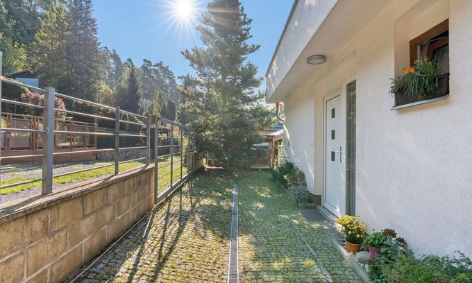 Stribrna Skalice Apartment | Cosy apartment for 4 guests with WIFI, TV, terrace and panoramic view