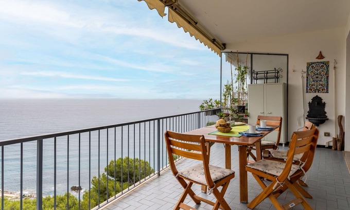 Capo Mimosa-Rollo Apartment | Cosy apartment for 6 people with WIFI, TV and terrace
