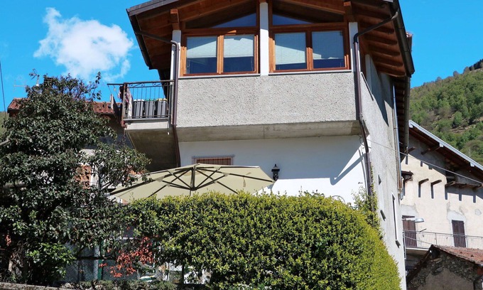 Livo Apartment | Cosy apartment for 6 people with WIFI, hot tub, TV, terrace and pets allowed
