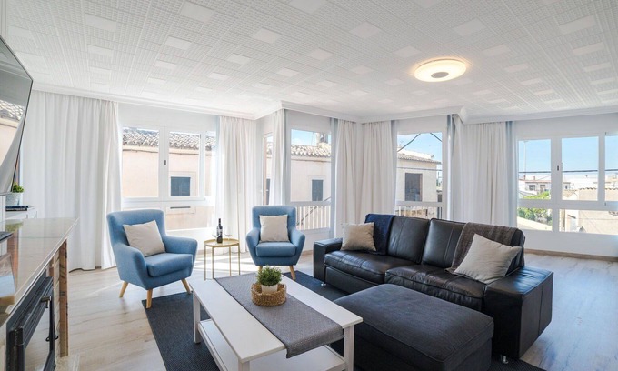 Binissalem Apartment | Cosy apartment for 6 people with WIFI, A/C, TV and patio