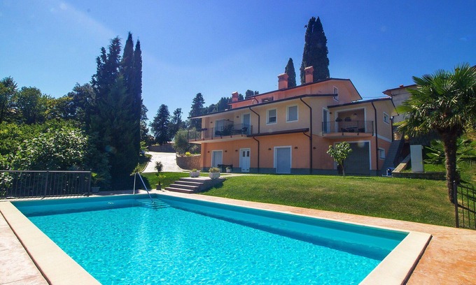 Brda Apartment | Cosy apartment for 5 people with WIFI, A/C, pool, TV, patio and panoramic view