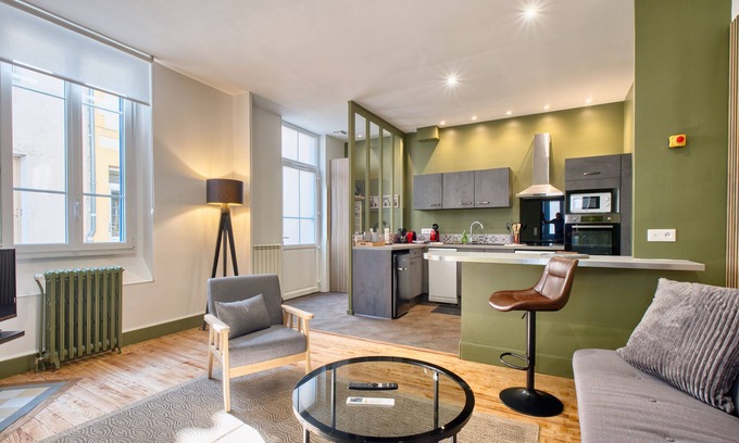 Eymet Apartment | Cosy Apartment in Eymet – Air-Conditioned, for 2 People, Steps from Restaurants and the Village