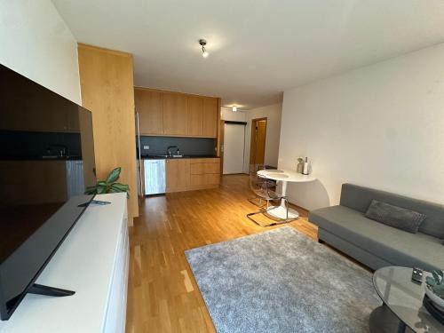 Haaleiti Apartment | Cosy apartment in Fossvogur Reykjavik - Birta Rentals