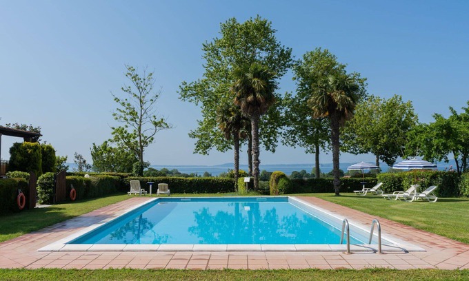 Bolsena Villa | Cosy apartment in villa for 4 people with pool, WIFI, TV, terrace and pets allowed