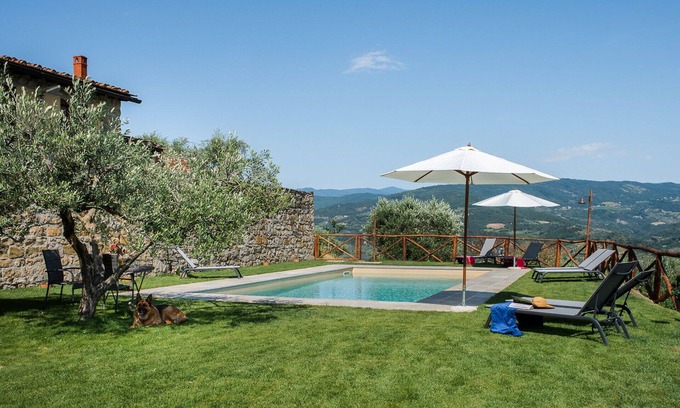 Pontassieve House | Cosy apartment in villa for 4 guests with pool, A/C, WIFI, TV, patio and panoramic view