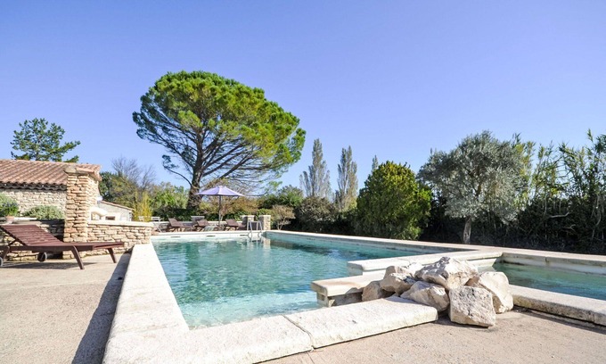 Velleron House | Cosy apartment in villa for 4 people with pool, WIFI, TV and terrace