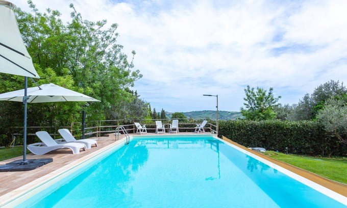 Casalbordino House | Cosy apartment in villa for 12 people with pool, WIFI, TV, patio and pets allowed