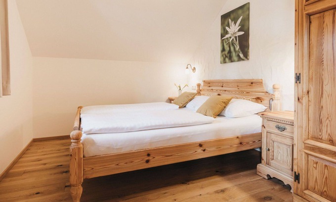 Finkenstein am Faaker See Apartment | Cosy apartment for 6 people with WIFI, pool, TV and pets allowed