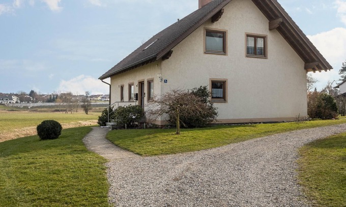 Bodolz Apartment | Cosy Holiday Apartment "Höscheler Klein" with Terrace and Wi-Fi