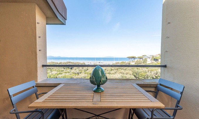 Punta Ala Apartment | Cosy apartment for 4 people with WIFI, A/C, TV, terrace and pets allowed