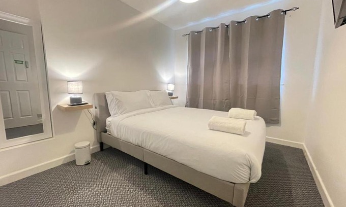 Barking House | Cosy private room near Barking Station
