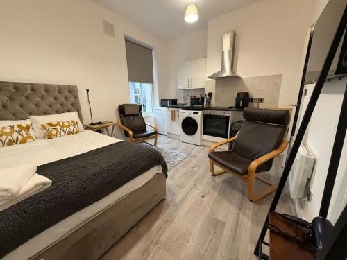 Colwyn Bay Apartment | Cosy Studio Central Colwyn Bay F2