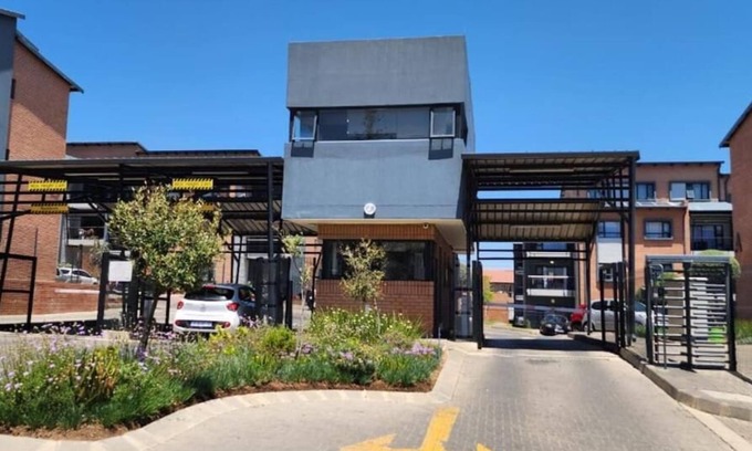Greater Johannesburg Metropolitan Area Apartment | Cosy two Bedroom Apartment for Short and Long Stays Rental
