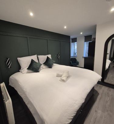 Bradford Apartment | Cotswold Escape 15 - City Centre