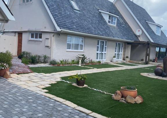 Milnerton Bed & Breakfast | Cotswold House Residence