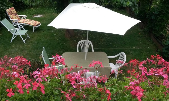Heudreville-sur-Eure House | Cottage 'Aux Chants Des Oiseaux' with Private Garden and Wi-Fi