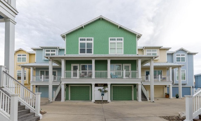 Corpus Christi House | Cottage House 203