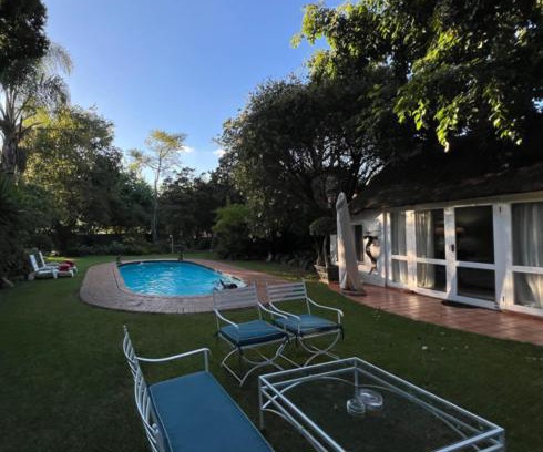 Greater Johannesburg Metropolitan Area Apartment | Cottage in Ferndale, Randburg with own pool