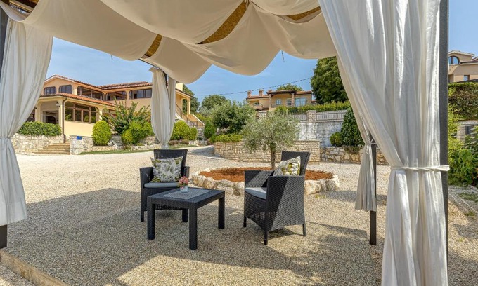 Musalez House | Cottage Nilda I