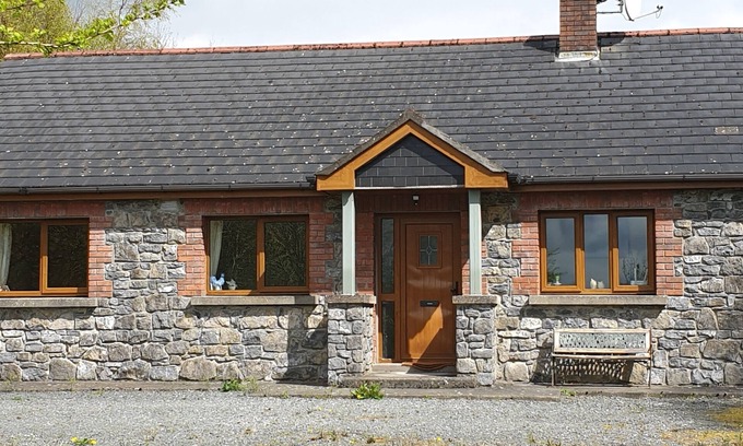 Newtowncashel House | Cottage on Lough Ree/River Shannon in the heart of Ireland