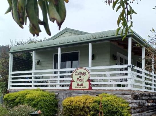 Franklin House | Cottage on Main